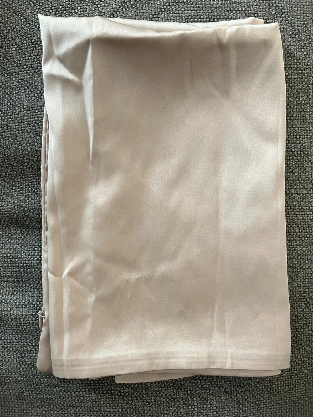 One Mulberry Silk Standard Pillowcase with Zipper – Champagne (NWOT)